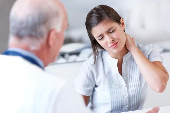 consulter un spécialiste de l'ostéochondrose cervicale